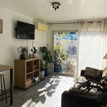 Clair, Climatise Avec Jardin Et Parking *