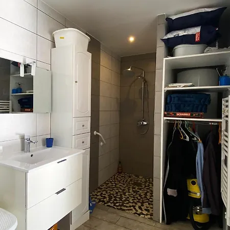 Apartmán Lumineux Climatise Petit Jardin Et Parking *