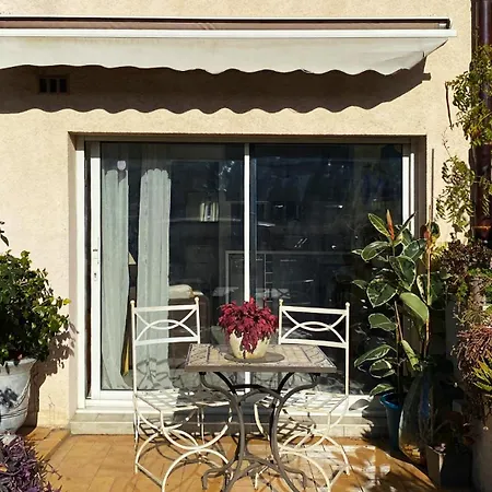 Daire Lumineux Climatise Petit Jardin Et Parking *