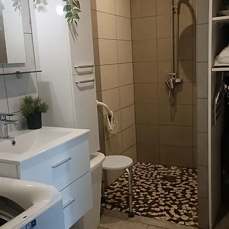 Apartmán Lumineux Climatise Petit Jardin Et Parking