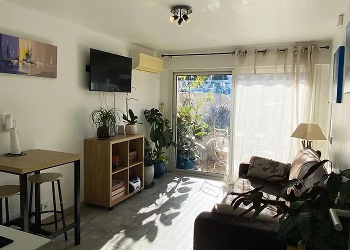 Lumineux Climatise Petit Jardin Et Parking *