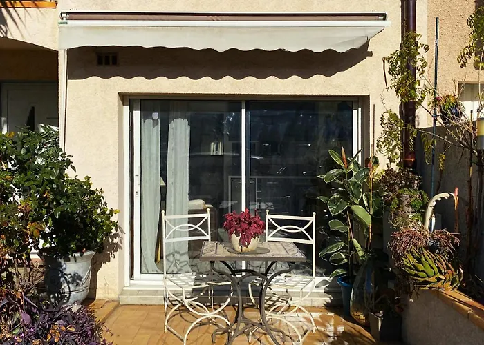 Daire Lumineux Climatise Petit Jardin Et Parking *